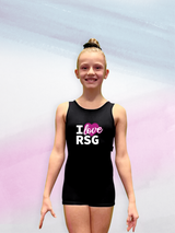 CT LUZIE Anzug kurz Einteiler schwarz mit Logo "I Love RSG" Pink